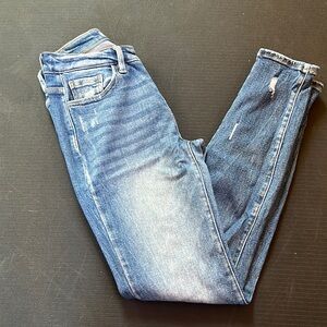 Kancan mid rise curvy skinny. 26x30